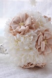 L'azienda di nozze matrimonio bouquet matrimonio all'aperto che tiene le modalità di matrimonio