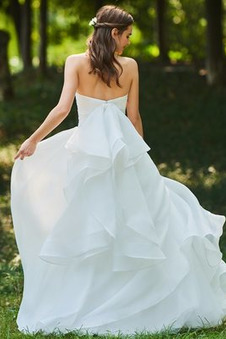 Abito da sposa all'aperto Bow accentati Primavera Oscillare Schiena Nuda