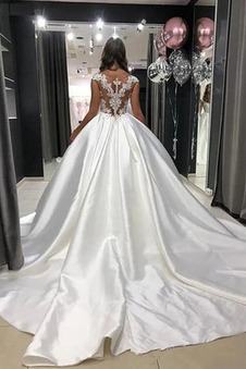 Abito da sposa Applique Naturale Profondo scollo a v Chiesa Treno di spazzata