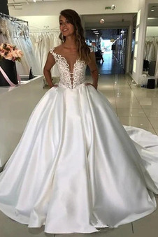 Abito da sposa Applique Naturale Profondo scollo a v Chiesa Treno di spazzata