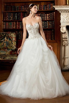 Abito da sposa Cuore Schiena Nuda Applique Senza Maniche Tulle Ball Gown