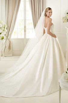 Abito da sposa Naturale Schiena Nuda Perline senza spalline Raso Senza Maniche