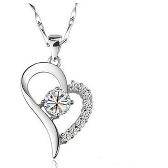 Vendita calda a forma di cuore placcatura donne Bright Shine & ciondolo collana - Pagina 1